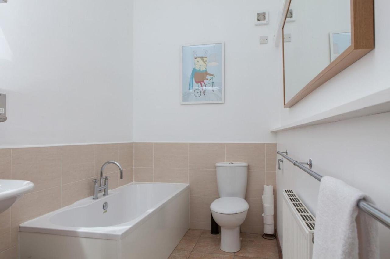 Amazing 4 Bedroom Apartment Just Off The Meadows Edinburgh Exterior photo