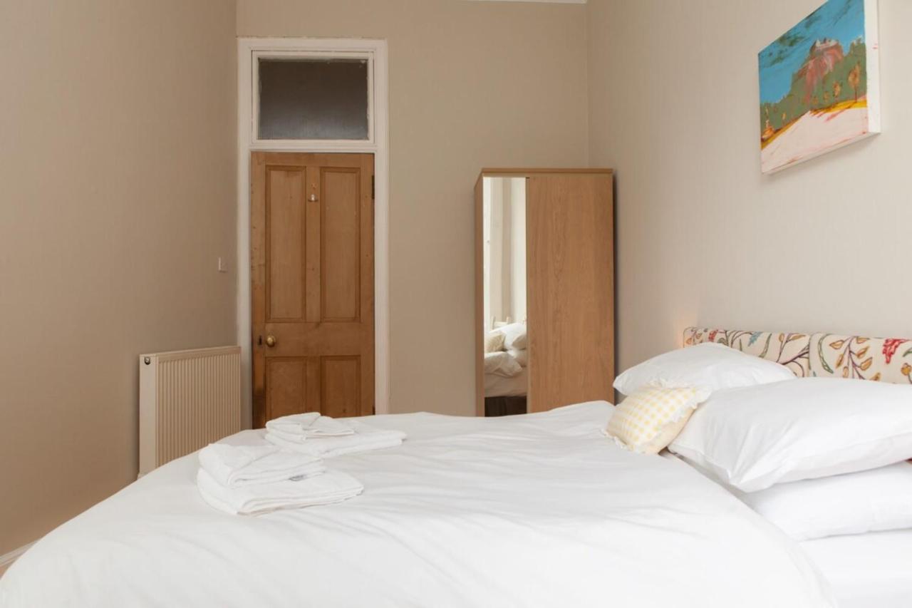 Amazing 4 Bedroom Apartment Just Off The Meadows Edinburgh Exterior photo
