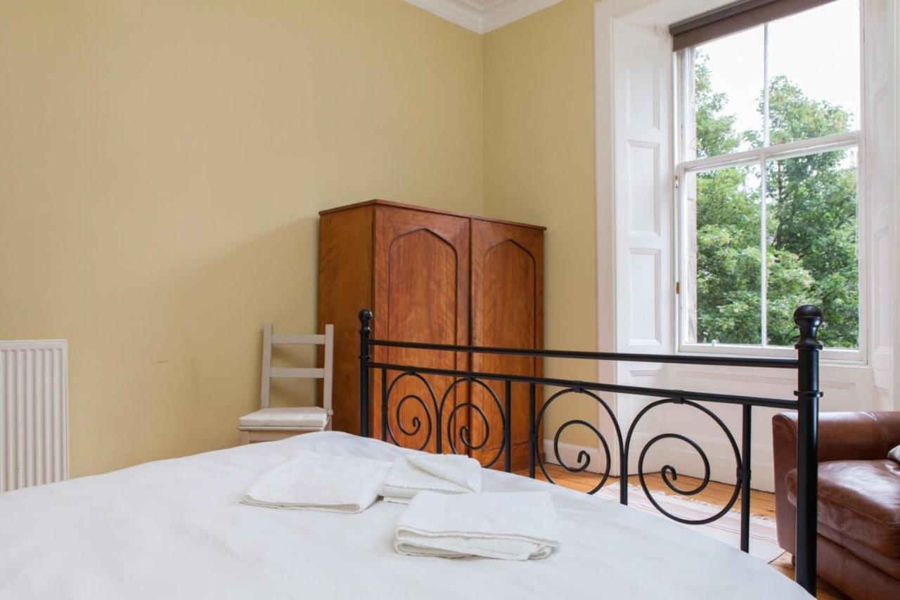 Amazing 4 Bedroom Apartment Just Off The Meadows Edinburgh Exterior photo